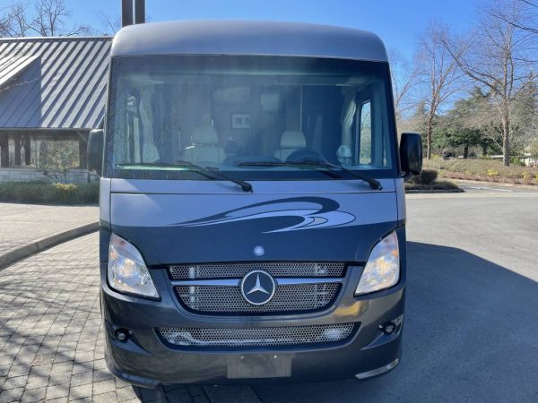 2013 Winnebago VIA 25Q