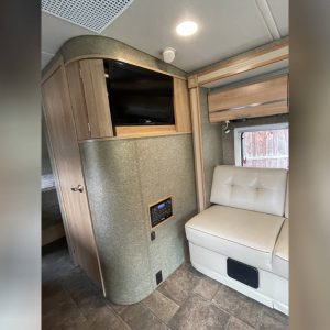 2013 Winnebago VIA 25Q