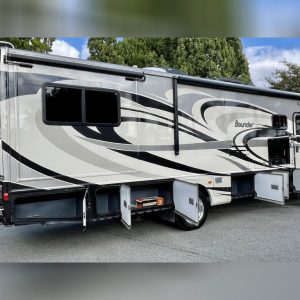 2014 Fleetwood Class A RV BOUNDER 33C