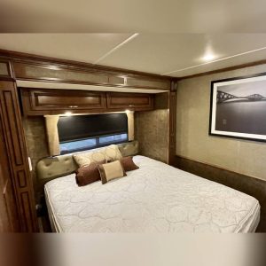 2014 Fleetwood Class A RV BOUNDER 33C