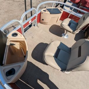 2019 Sun Tracker 22 DLX Fishin Barge Tritoon