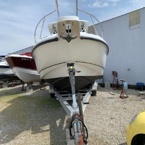 2000 Boston Whaler 28 Outrage