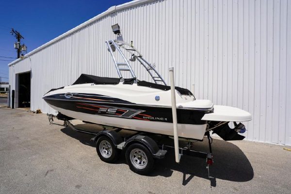 2014 Bayliner 215 Deck Boat