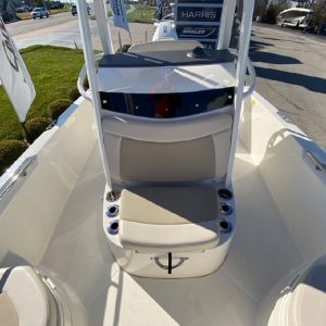 2019 Boston Whaler 240 Dauntless