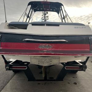 2004 Malibu Wakesetter 25 Ski Wakeboard Boat