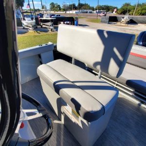 2020 Bennington S22 Center Console Tritoon