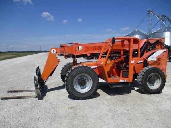 2012 JLG 8042