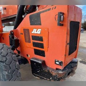 2017 JLG 10054