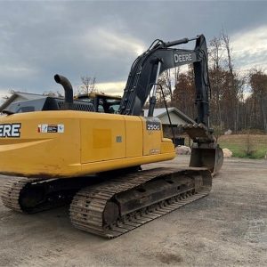 2013 DEERE 250G LC Excavators