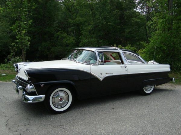 1955 Ford Crown Victoria Skyliner