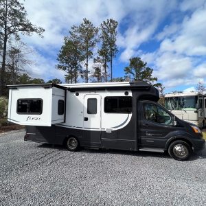 2019 Winnebago Class C RV Fuse 23T