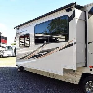 2018 Winnebago Class C RV Minnie Winnie 31K