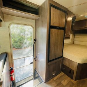 2021 Winnebago Class C RV MINNIE WINNIE 25B