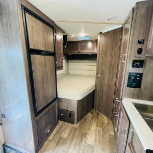 2021 Winnebago Class C RV MINNIE WINNIE 25B