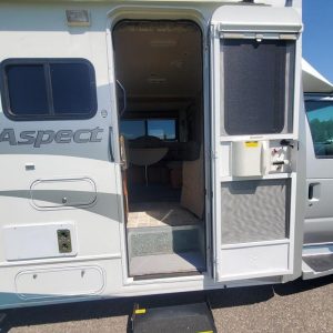 2005 Winnebago Class C RV ASPECT 26A